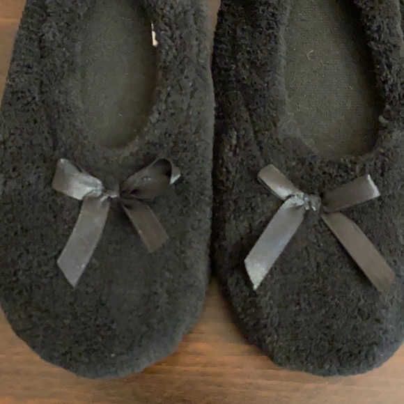 Secret Treasures Black House Slippers Size 5-6 - Picture 2 of 5